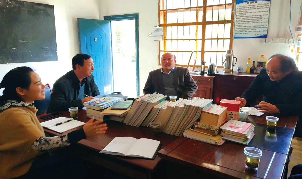 深入水庫深處采訪一校一師教學(xué)點(diǎn)老師 副本.png